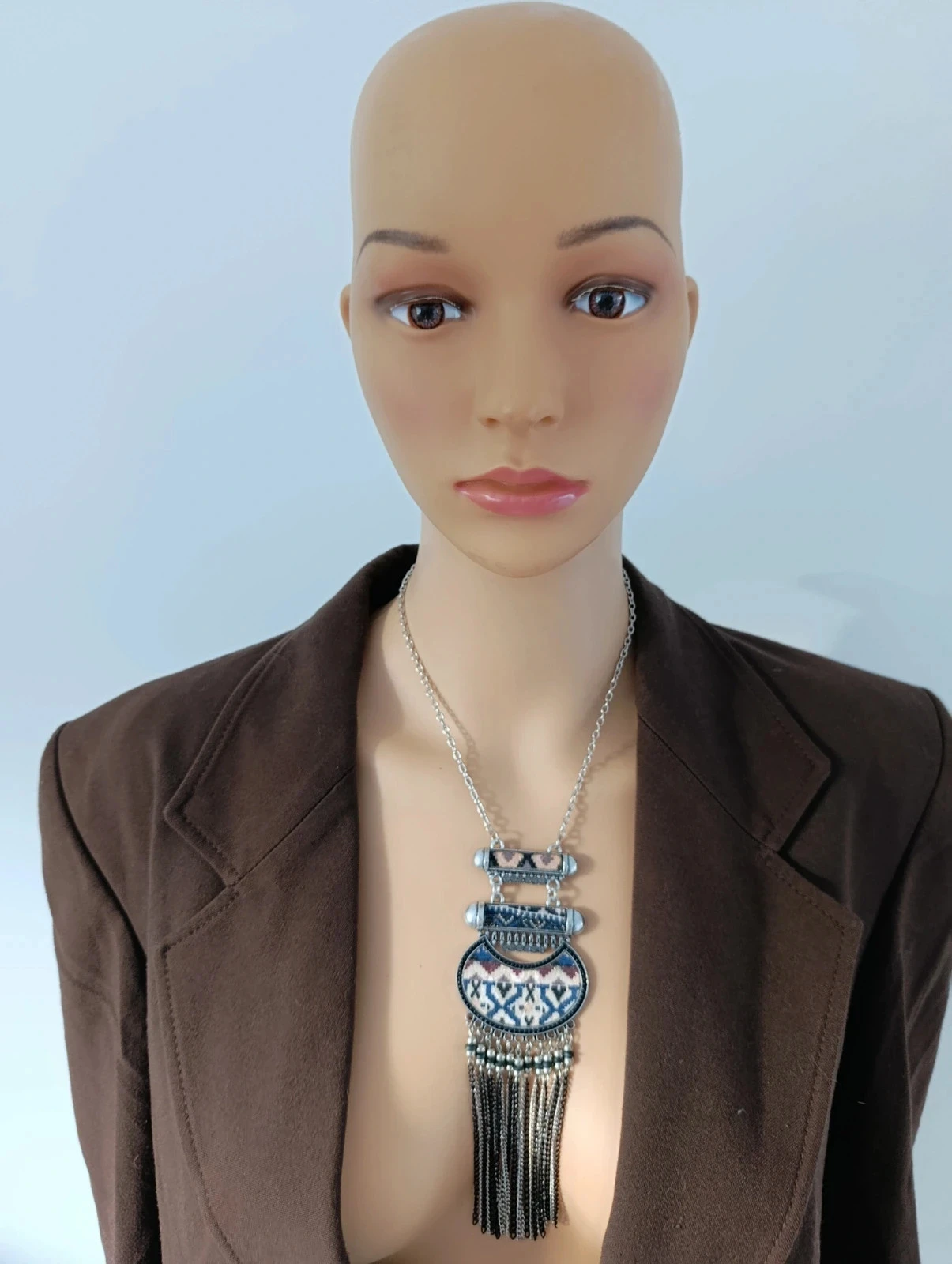 Collar colgante bohemio étnico plateado con flecos - Motivos aztecas – photo 3